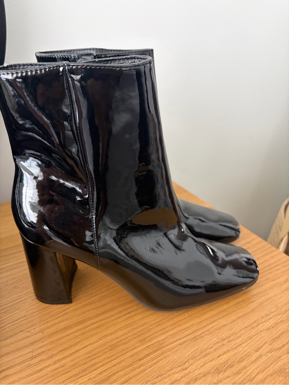 Black Patent Mid-Heel Ankle Boots - Women's Fashion Bootie